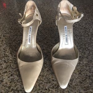 Manolo Blahnik high heels shoes size 37 tan color